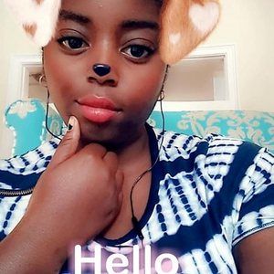 Meet your Posher, Adriana